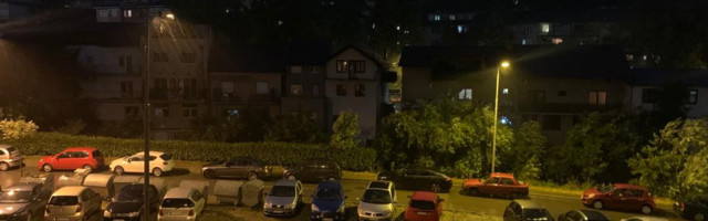 KIŠA STIGLA I U BEOGRAD Ulice pune vode, jaka kiša i grmljavina ne prestaju, nevreme se ne smiruje ni u ostalim delovima Srbije (FOTO/VIDEO)
