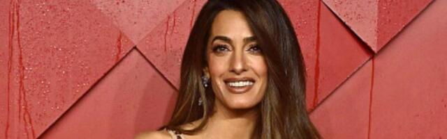 Savršena novogodišnja haljina Amal Clooney: Vatrena i nezaboravna