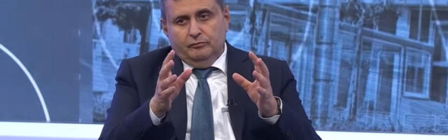 RADUNOVIĆ NAJAVA LEGALIZACIJE DIVLJE GRADNJE: Postrojenje u Botunu rešava problem Zete i Podgorice  I prefer this response