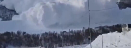 Gledali smrti u oči: Stravični snimci lavine koja guta skijalište u Rusiji, poslednje sekunde su jezive