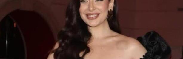 ON JE DEČKO SANJE VUČIĆ! Pevačica uhvaćena sa misterioznim muškarcem, evo šta su radili! (FOTO)