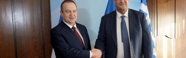 MINISTAR DAČIĆ U DVODNEVNOJ POSETI GRČKOJ: Prvi važni susret sa kolegom Livaniosom: Razgovori o bezbednosti i gužvama na Evzoniju (FOTO)