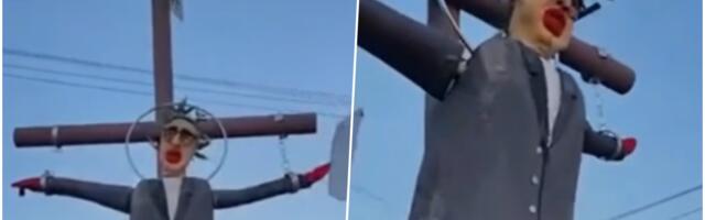 BLOKADERSKA BOLEST NEMA GRANICE! Sraman prizor u Nišu: razapeli lutku sa Vučićevim likom na krst (FOTO)