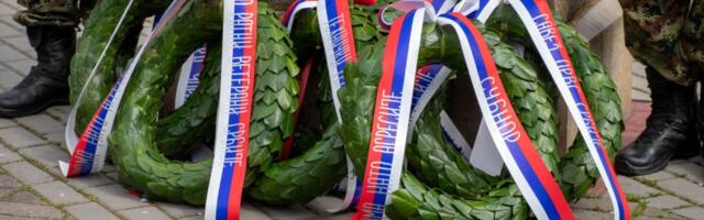 Parastosom i polaganjem venaca obeleženo 27 godina od NATO bombardovanja