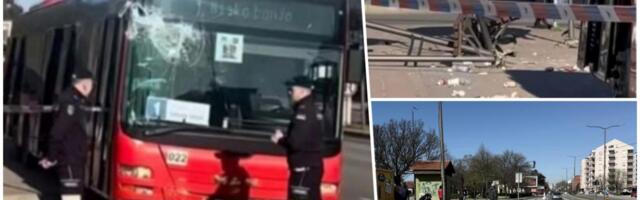 POZNATO STANJE VOZAČA I TINEJDŽERA POSLE NESREĆE U NIŠU: Autobus izgubio kontrolu, srušio stanicu punu ljudi: Prava je sreća... (video/foto)