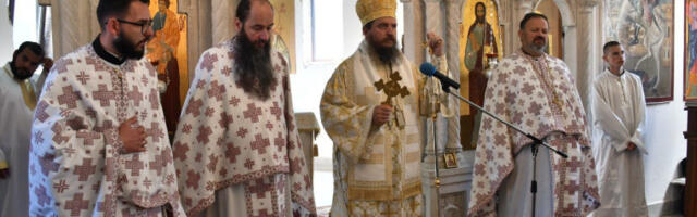 Владика Сергије: Наоружајмо се чврстом вером без сумње и онда ће Бог бити са нама