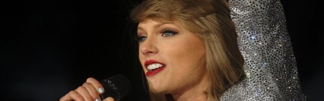 UHAPŠEN PROVALNIK KOJI JE HTEO DA UĐE U STAN POPULARNE PEVAČICE! Komšije su je spasile!