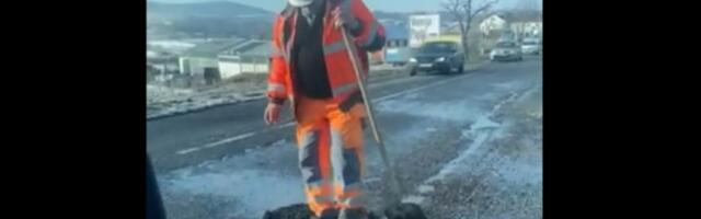 Kako se u "zlatnom dobu" asfaltira put (VIDEO)