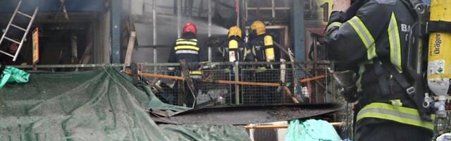 Šok na zgarištu kineskog tržnog centra! Isti vatrogasci gasili požar i pre dve godine (VIDEO)
