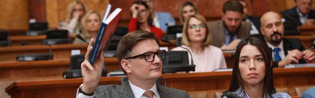 "Čovek koji je nekada hteo da formira JEZIČKE PATROLE sada u Skupštini objašnjava šta je nacizam"