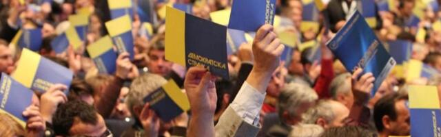 DS: Zloupotrebljene Hitna pomoć i vojska u Novom Sadu