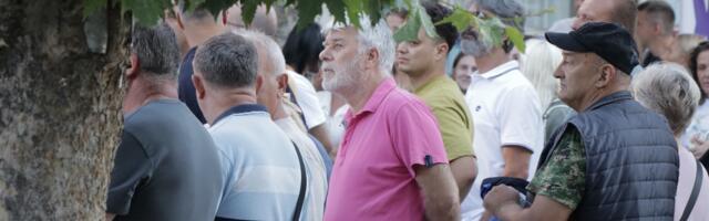 Šta nam rade medijski milijunaši (XI): Juriš na začelje kolone