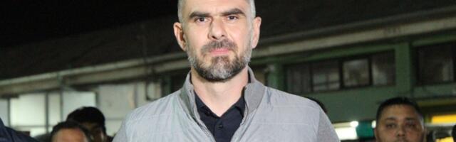 Mićin osudio paljenje novogodišnje dekoracije: Direktna posledica kontinuirane negativne kampanje neodgovornih pojedinaca