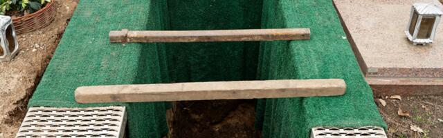 BIZARNA SITUACIJA ZBOG POSLEDNJE ŽELJE BIVŠEG PREDSEDNIKA: Umro pre 8 meseci, a telo još ne smeju da sahrane! Na groblju zjapi PRAZNA RUPA, porodica u strahu od osvete!