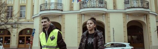 Studenti Aleksandar i Nina prepešačili 920 kilometara u humaniratnoj akciji: „Pošaljite poruke za lečenje Katarine i Nikole“