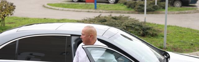 PRVI SNIMAK SA SLAVLJA NA KOM JE GOST UJEO ĐANIJA ZA STOMAK: Momentalno je prestao da peva! (Video)