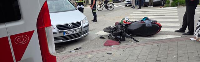 Saobraćajna nesreća u Novom Pazaru: Povrijeđeni motociklista hitno prebačen u bolnicu