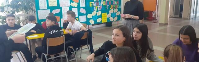 Ученици ОШ „Прељина” поручују: „Наш матерњи језик је онај на коме сањамо“!