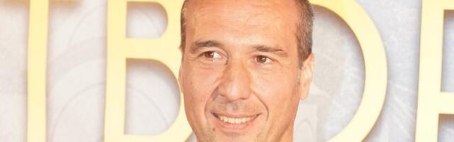 Mladen Mijatović ispod jelke stavio ženski veš: Objavio kadar koji je otkrio sve (FOTO)