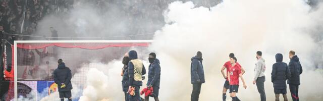 Haos posle Zvezdine pobede u Francuskoj: Navijači Lila zasuli bakljama svoje fudbalere