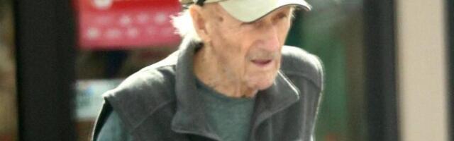 Grob glumačke legende ni godinu dana nakon smrti nema obeležje: Prizor na mestu gde je sahranjen sa suprugom kida dušu