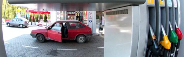 Užas! Vozači umesto dizela u auto sipaju jestivo ulje - opustošili prodavnice