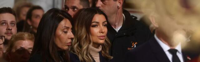 MESAROVIĆEVA ZA VASKRS IZ HRAMA SVETOG SAVE: Neka nas vera vodi ka međusobnom razumevanju i dobru (FOTO)