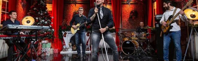 Snimio pesmu za jedan bračni par (VIDEO)