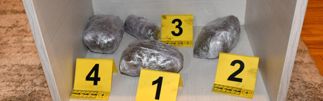 Uhapšene Nišlije zbog marihuane, među njima i maloletnik