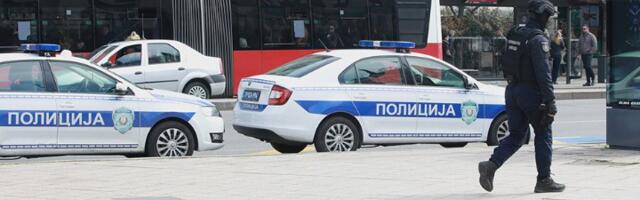 Demoliran ugostiteljski objekat na Miljakovcu, uništeni i automobili: Iza svega stoji navijački obračun?!