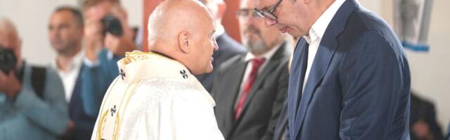 Vučić čestitao Božić svima koji sutra slave: Neka mir i praštanje zavladaju u svakom delu sveta