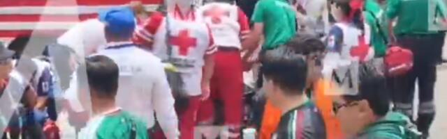 Drama pred početak Mundijala: Navijač reanimiran ispred Asteke! /VIDEO/