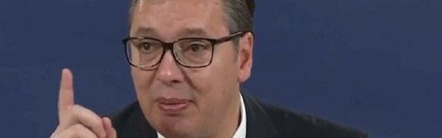 Vučić i iz Kranja brani Koluviju i "Jovanjicu"