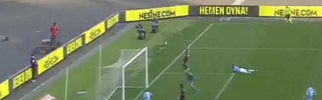 Neverovatan promašaj bez posledica, nezaustavljivi Trabzon upisao 13. recku (VIDEO)