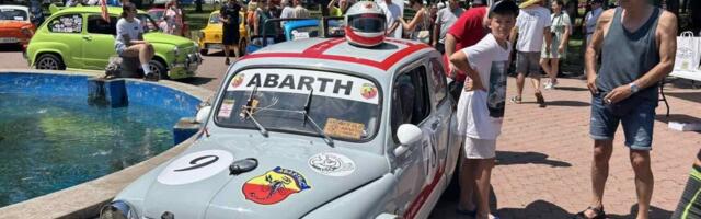 Ja volim "fiću", "fića" vozi mene: Festival prvog domaćeg automobila (VIDEO)