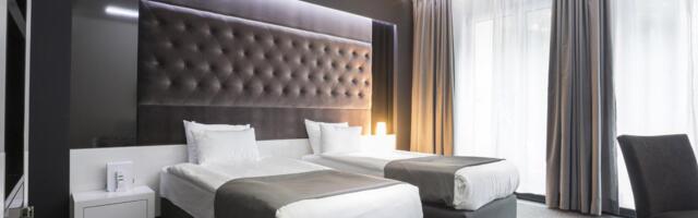Kada uđete u hotelsku sobu odmah bacite flašu pod krevet! Stjuardesa otkrila genijalan trik koji MORATE uraditi pre raspakivanja: Razlog će vas iznenaditi!