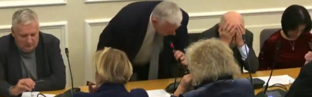 “Doviđenja debili”: Skandal u poljskom parlamentu, poslanik otkrio šta misli o kolegama (VIDEO)