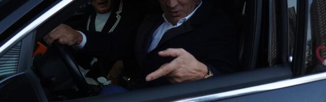 Skinula se bivša žena Žike Jakšića: Plavu bombetinu ovakvu nikada nismo videli, čista je desetka (FOTO)