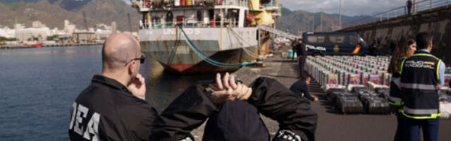 Шпанска полиција запленила 10 тона кокаина на броду који је превозио со