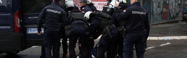 Pogledajte sukob policije i građana (VIDEO)