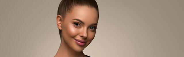 7 stilskih i brzih frizura koje će vas spasiti od vrućine