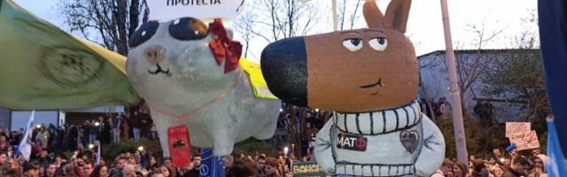 "Je l' vam gusto?" Izabrani najbolji transparenti posvećeni Informeru (FOTO/VIDEO)