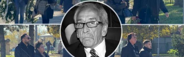 OVO JE MAJKA VANBRAČNOG SINA RAJKA ŠERIFOVIĆA! Svi gledali u poznate na sahrani, nju je retko ko primetio! (FOTO, VIDEO)