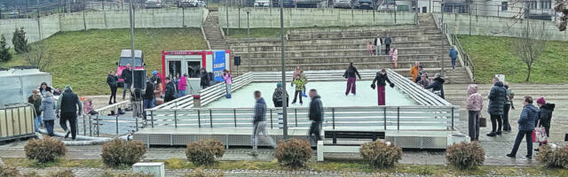 OVO JE PRELEPO, DO SADA SMO TO GLEDALI SAMO NA TELEVIZIJI Po prvi put Nova Varoš dobila klizalište