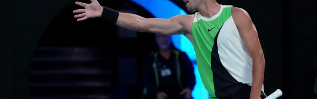 NOLE OTIŠAO U SVLAČIONICU, ALKARAZ ZAKUKAO: Žestoka svađa na terenu u Melburnu! (FOTO)