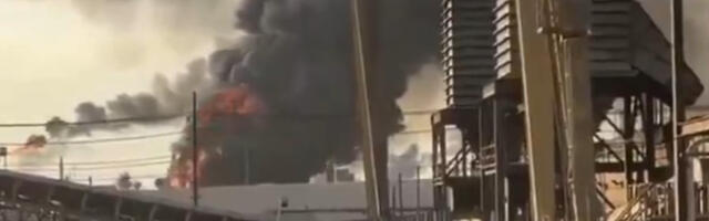 Ogromna eksplozija u američkoj rafineriji: Diže se stub crnog dima, građani evakuisani (VIDEO)