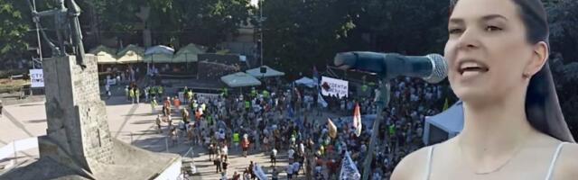 Blokaderi negiraju Srbiju! Jeziv skandal na skupu u Kraljevu - poslušajte sramnu izjavu blokaderke (VIDEO)