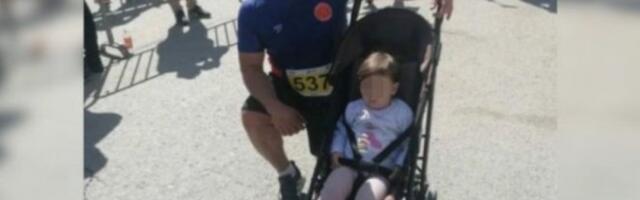 OSVOJIO SRCA!Pripadnik Ronilačke jedinice Žandarmerije sa ĆERKICOM U KOLICIMA PRETRČAO NOVOSADSKI MARATON!