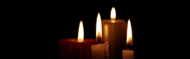 TENIS ZAVIJEN U CRNO: Premila legenda belog sporta