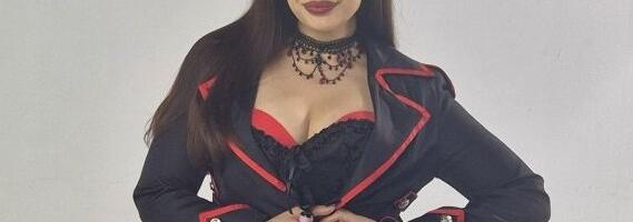 SANJA VUČIĆ POZIRALA U KUPAĆEM: Pevačica kuburila sa viškom kilograma - sad izgleda kao prava BOMBA! (GALERIJA)